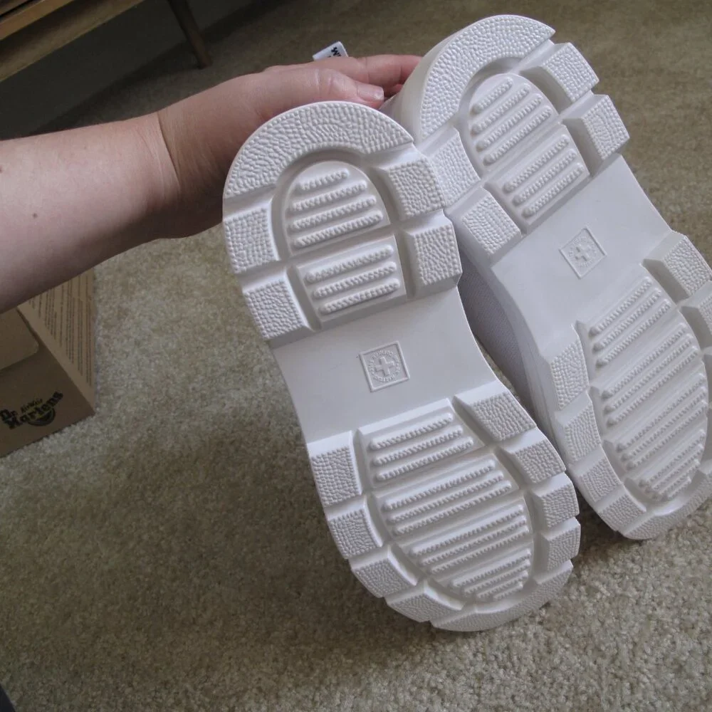 DR. MARTENS Combs White Boots NWT - Picture 7 of 11